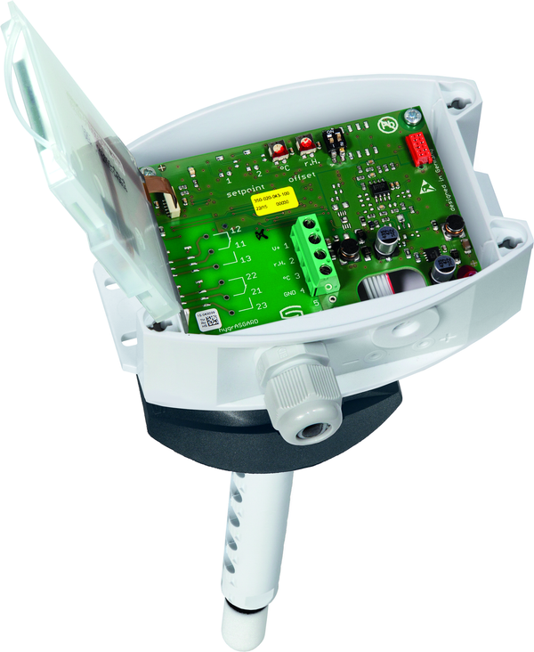 HYGRASGARD KFTF-20-U LCD, mit geöffneter Abdeckung und LCD-Anzeige, mit Kunststoff-Sinterfilter - S+S Regeltechnik