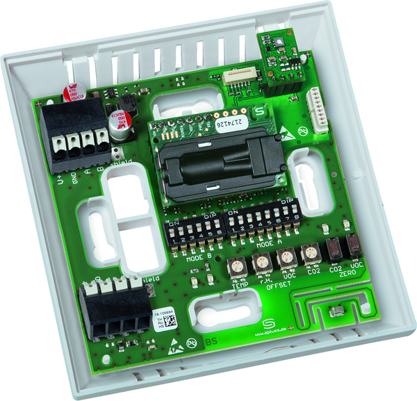 AERASGARD RFTM-CO2-Modbus, mit geöffneter Abdeckung und sichtbarer Platine, mit Sinterfilter - S+S Regeltechnik